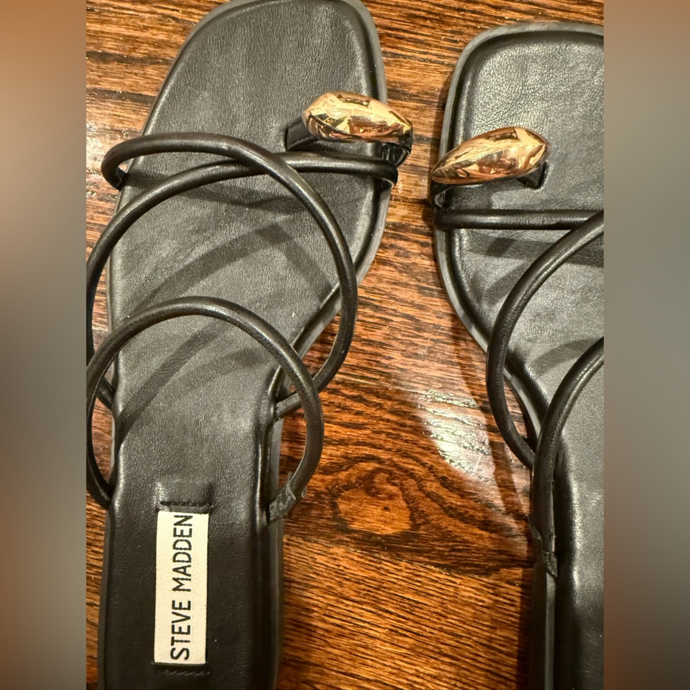 Barley Worn Steve Madden Black Sandals with Gold Details (Size 7)